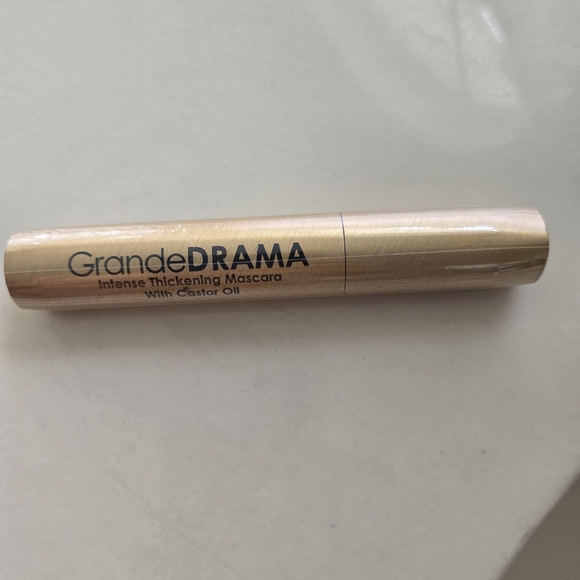 NWT Tube of Grande Drama Mascara - Brand New Factory Sealed - Picture 10 of 13